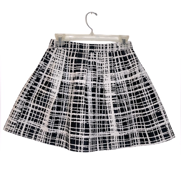 Urban Outfitters Puffy Party Skirt - Picture 4 of 7